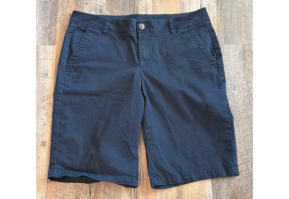Liz Claiborne Black Bermuda Shorts Sz 10